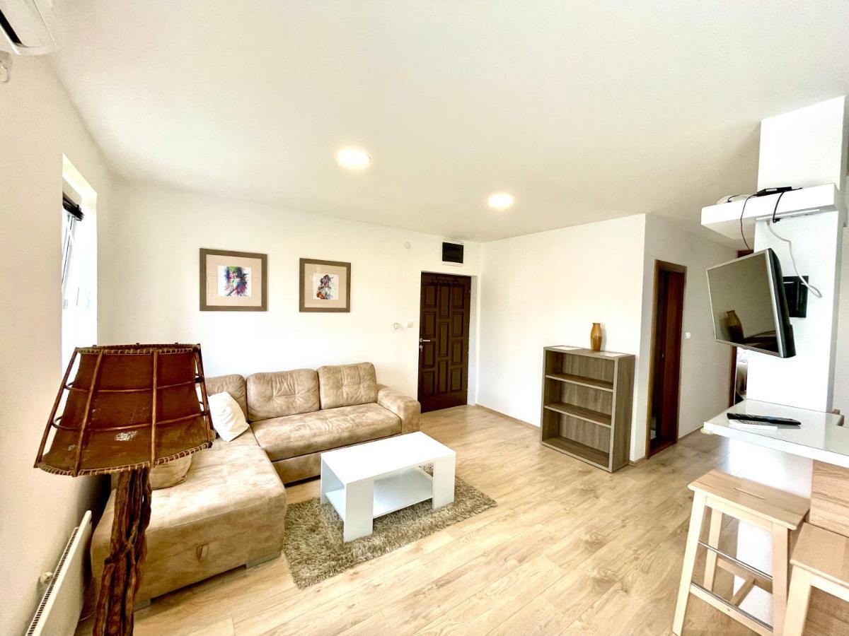 Cozy Apartments In Belgrade, Cukarica, Zeleznik, Free Parking And Wifi Exterior foto