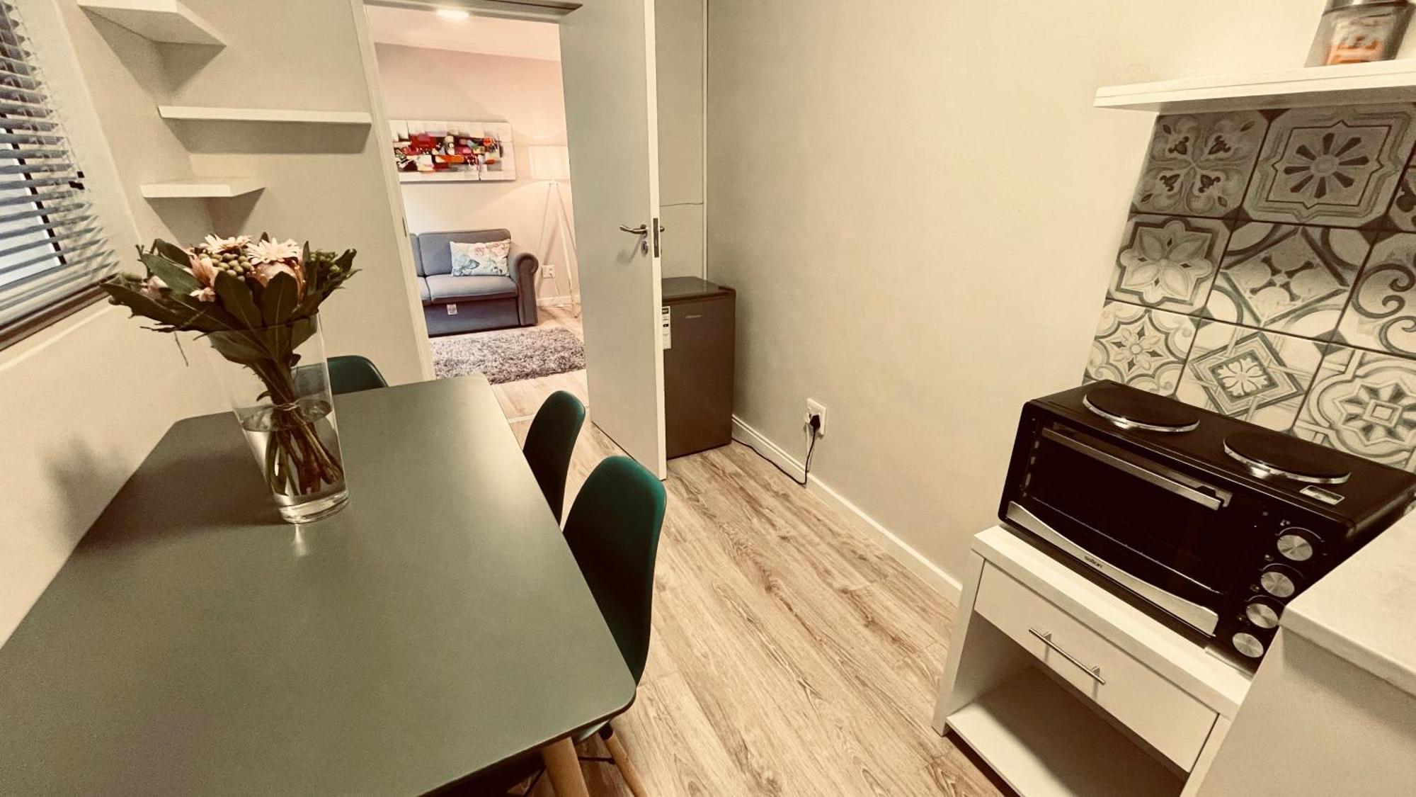 Cozy Apartments In Belgrade, Cukarica, Zeleznik, Free Parking And Wifi Quarto foto